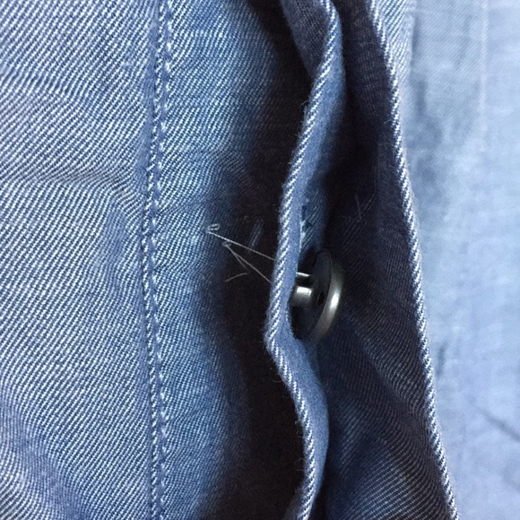 HP🎉- Gap Denim Button Skirt- Great Condition. - Picture 4 of 7